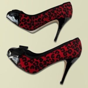 White House Black Market Leopard Calf Hair High Heel Bow Design Black Red W 6.5